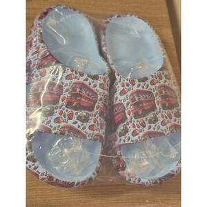 Amazon Slippers Boys Size 1-1.5 Blue Firetruck Foam Breathable Shoes S13